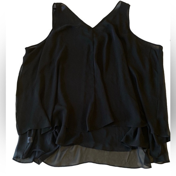 Lane Bryant - Black sleeveless double lined flowy v neck - Picture 2 of 10